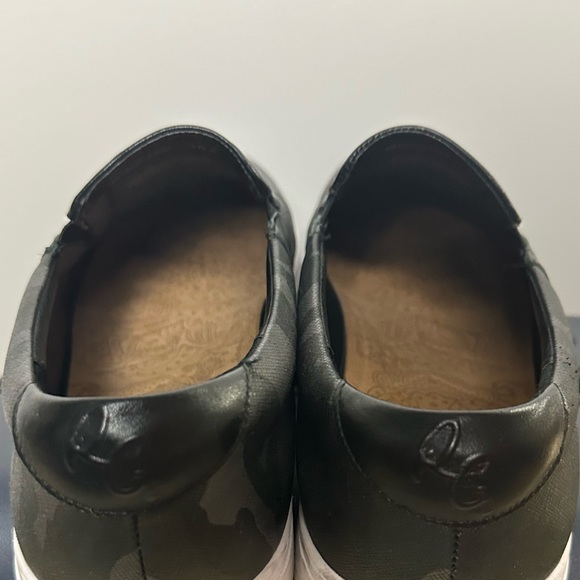 Robert Graham camo slip ons - Picture 6 of 8